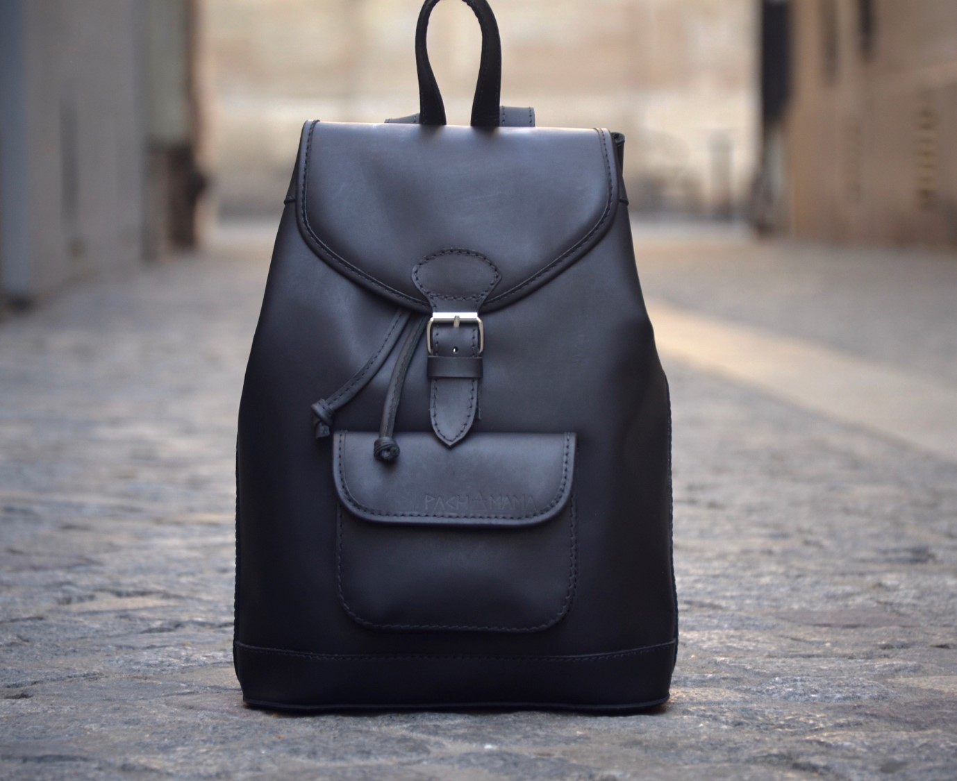sac-a-dos-femme-en-cuir-867cyq-1.jpg